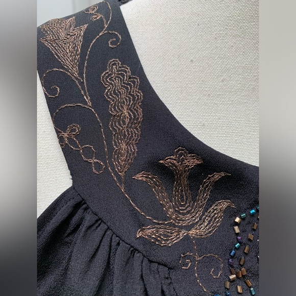 WHAT GOES AROUND COMES AROUND 💯 silk beaded and embroidered dress - Picture 7 of 13